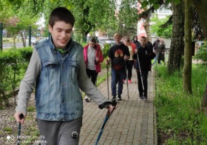 Dominik na czele grupy.