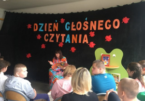 Pani Małgosia czyta