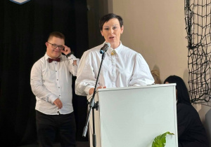 Pani dyrektor podczas przemówienia